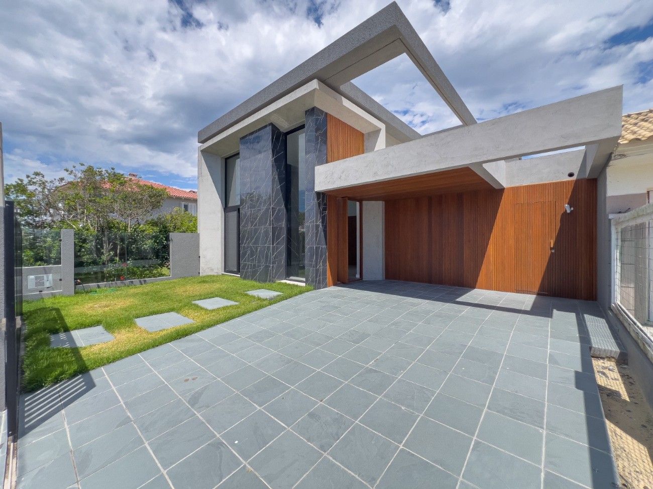 Casa 4 dormitórios para venda, centro em Xangrilá | Ref.: 398